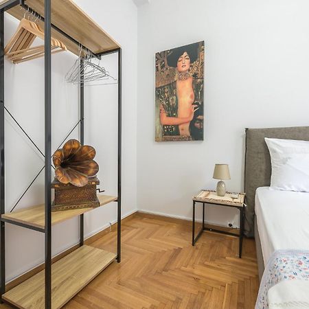 Andromar In The Heart Of Kolonaki Apartment Athena Bagian luar foto